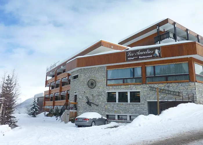 Les Ancolies Отель 3*